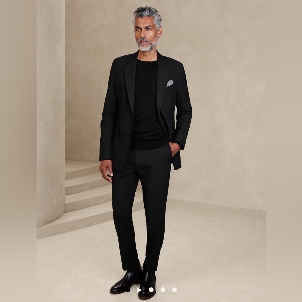 Banana Republic Mens Black Suit EUC